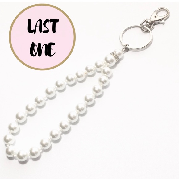 Baubl’d Accessories - Faux Pearl Wristlet Keychain Lanyard